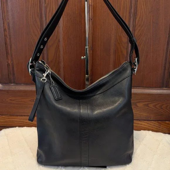 Vintage Coach 9188 Black Leather Legacy Slim Duffle Shoulder Bag